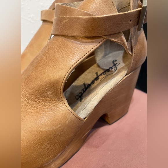 Free People Cedar Leather Buckle Platform Clogs
Tan New Without Box SZ 10 - Picture 10 of 14